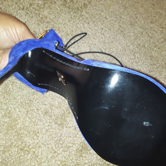 Shoes - Picture 5 of 5